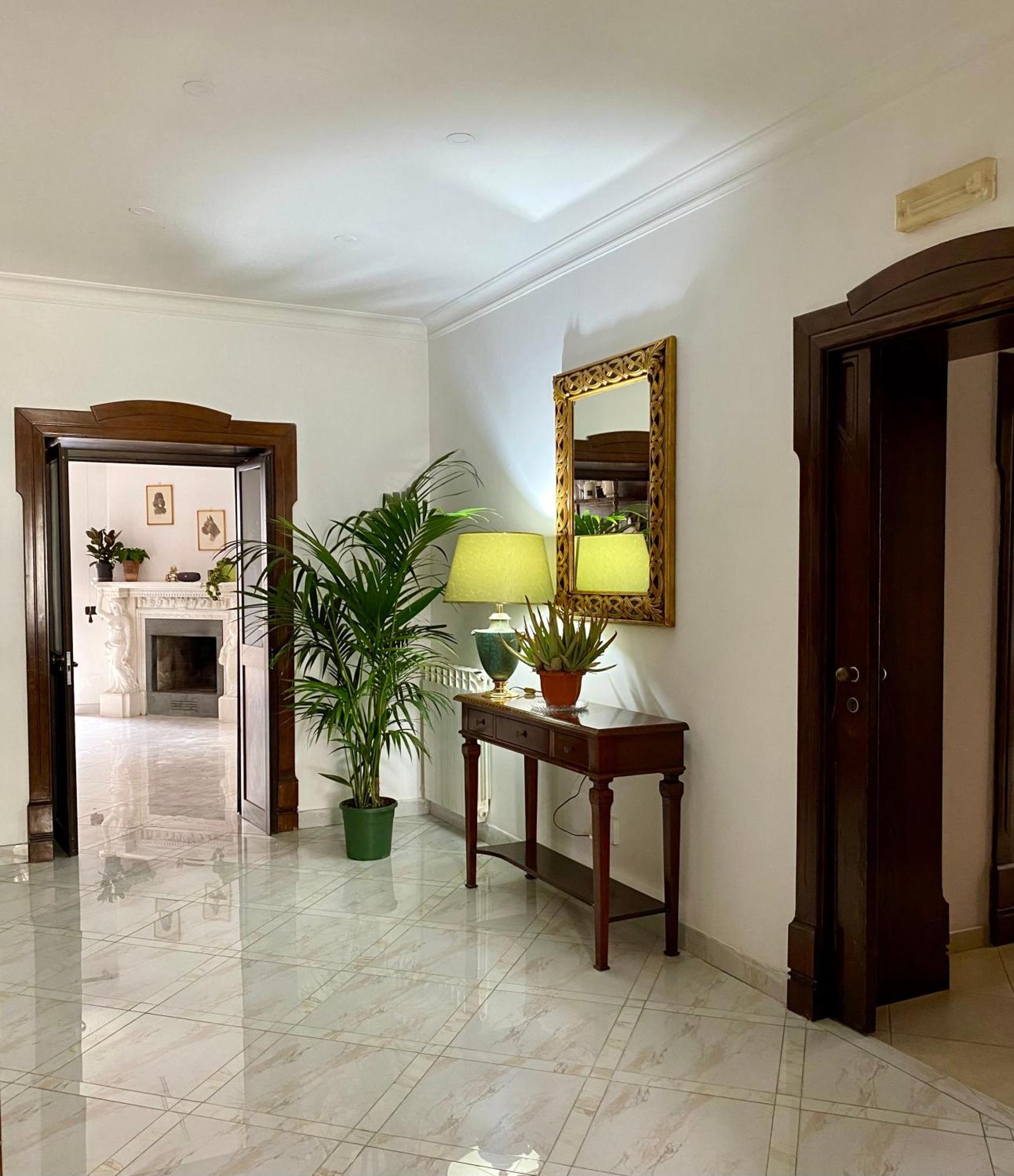 Casa Intera Con Terrazzo