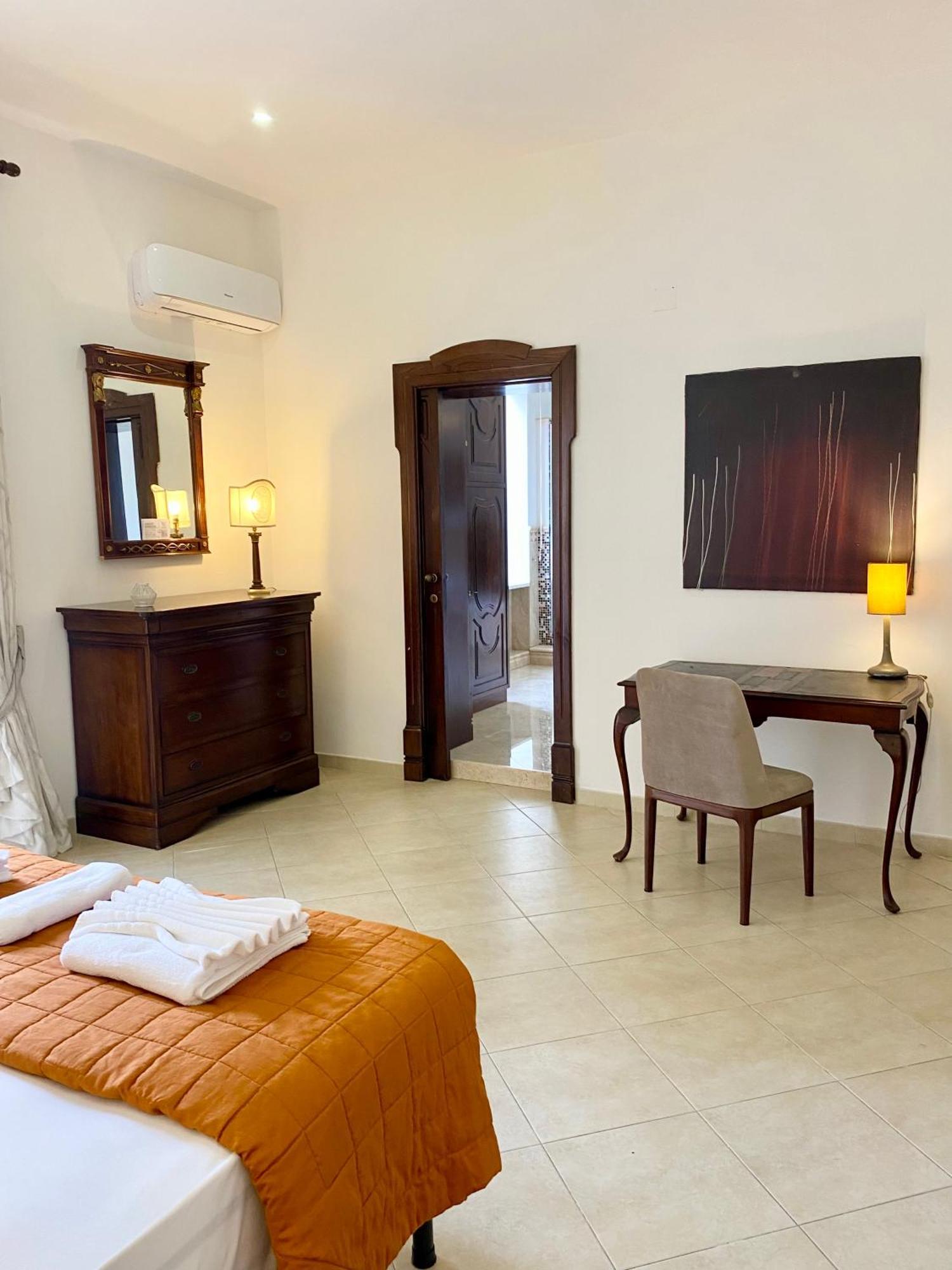 Casa Intera Con Terrazzo Napoli