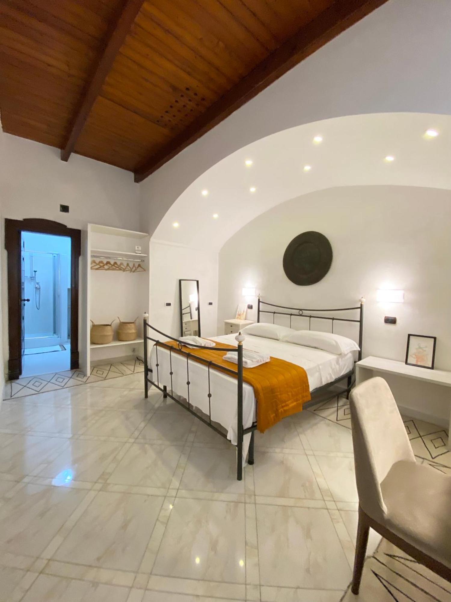 Casa Intera Con Terrazzo Napoli