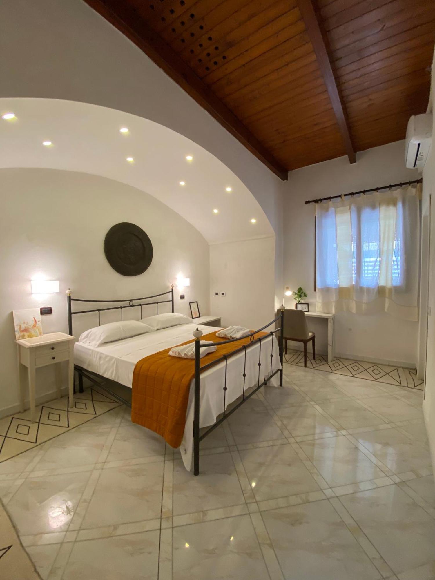 Casa Intera Con Terrazzo Napoli