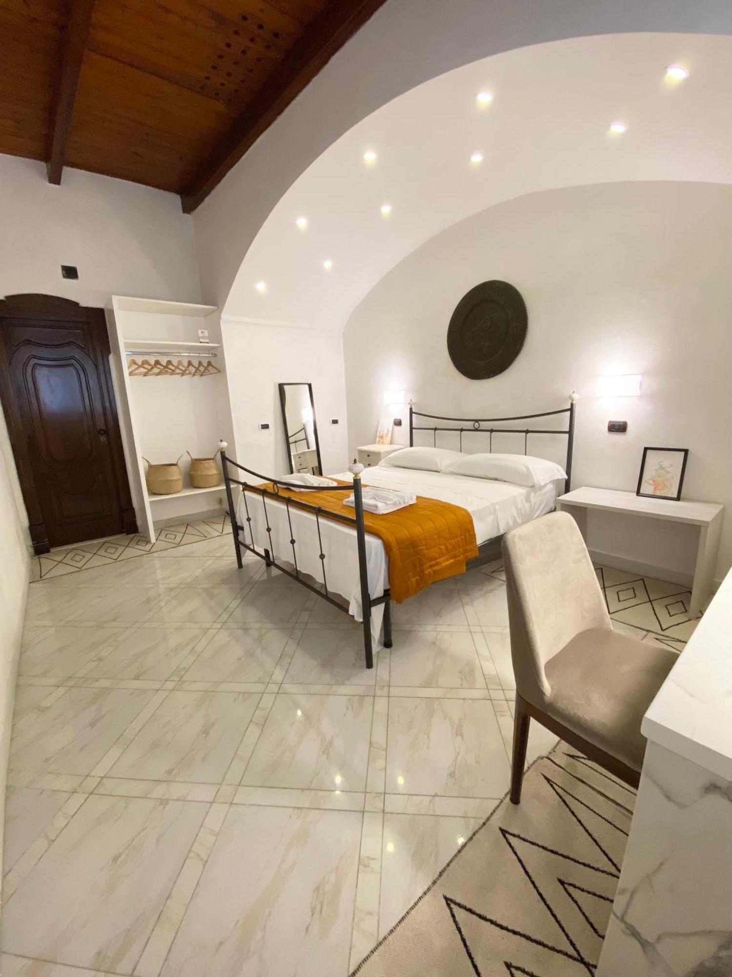 Casa Intera Con Terrazzo