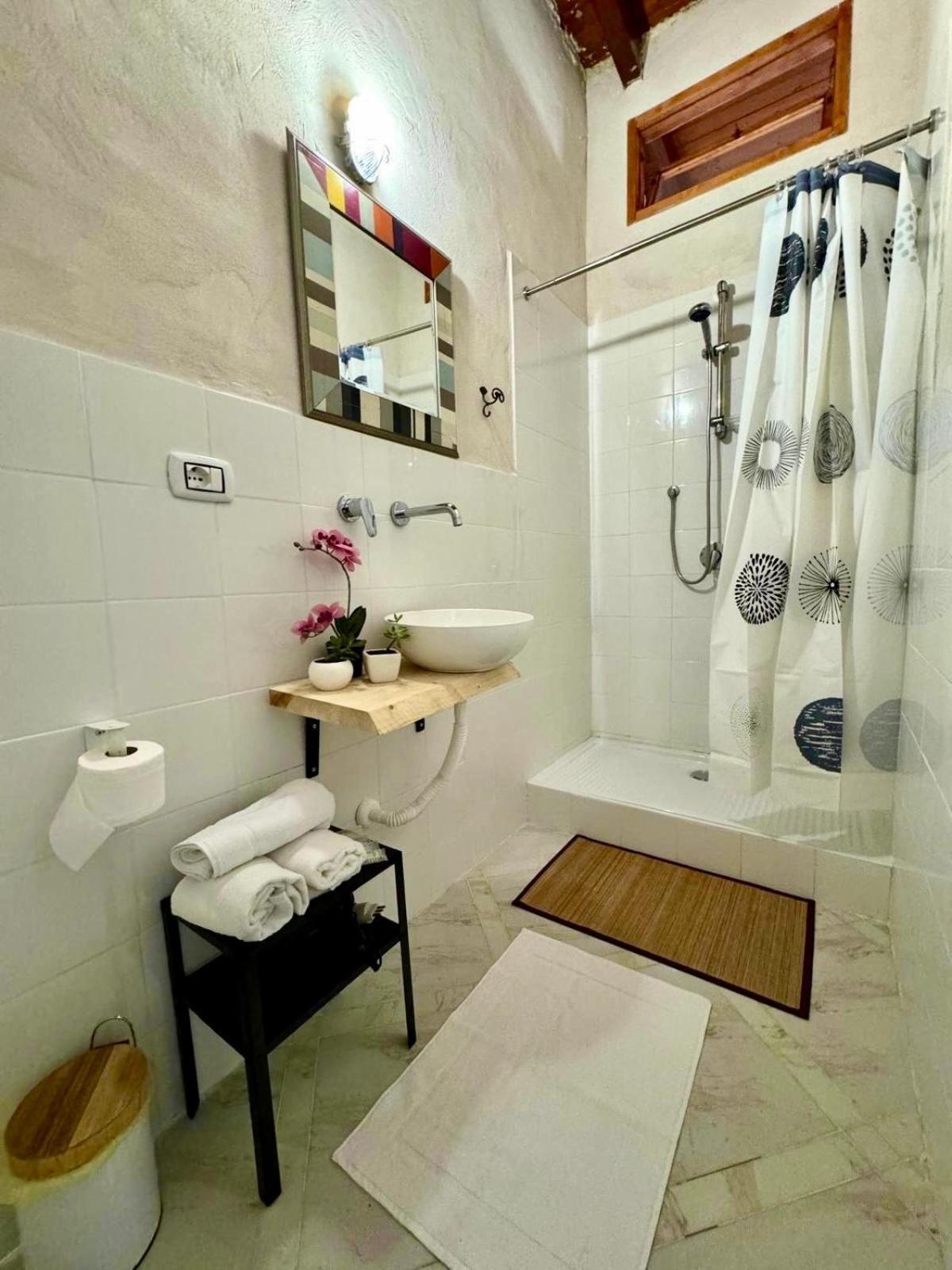 Appartamento Casa Intera Con Terrazzo *