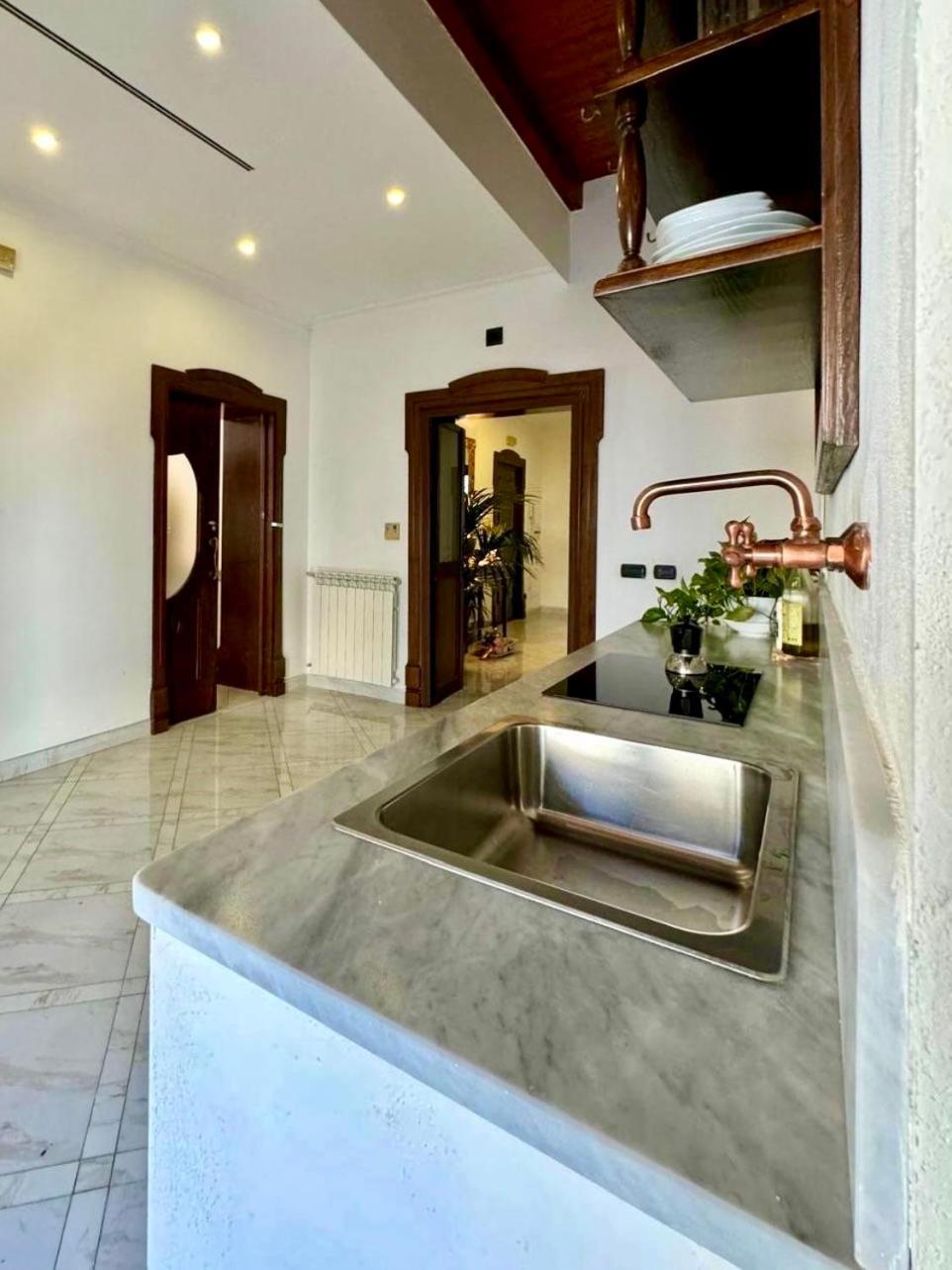 Casa Intera Con Terrazzo